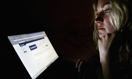 44 de milioane de oameni sunt "singuri" pe Facebook