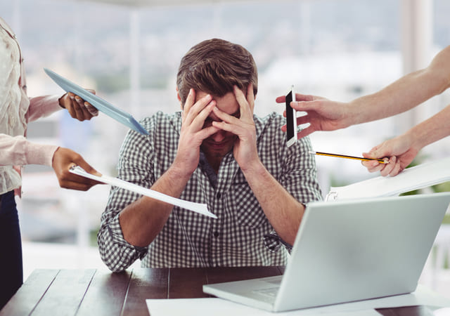 Cum sa muncesti eficient cand esti sub presiune? Sfaturi de la experti HR