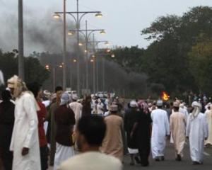 OMAN: Armata incearca sa stopeze protestele. Sase oameni au murit si o persoana a fost ranita