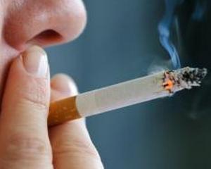 Romanii fumeaza mai putin decat vecinii lor. Piata romaneasca de tigari ar putea ajunge la valoarea de 4,2 miliarde de euro in 2012