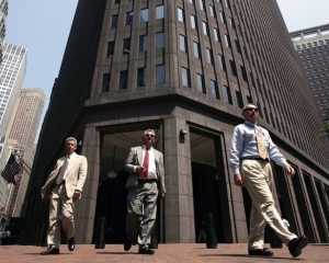 Goldman Sachs si Morgan Stanley doresc sa cumpere doua firme de brokeraj din Indonezia