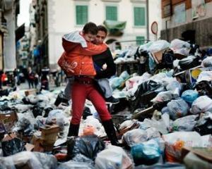 Analizele Manager.ro: Napoli - drama unui oras sufocat de gunoaie