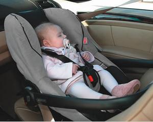 Peste 60% din scaunele de masina pentru copii contin chimicale periculoase