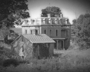 5 case abandonate din SUA in care ati putea filma productii horror. Pretul lor incepe de la 275.000$