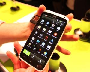 HTC One X, disponibil la Orange