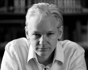 Pretul platit de Marea Britanie pentru afacerea Julian Assange depaseste un milion de dolari