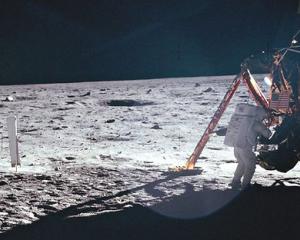 Neil Armstrong, primul om care a pasit pe Luna, a murit
