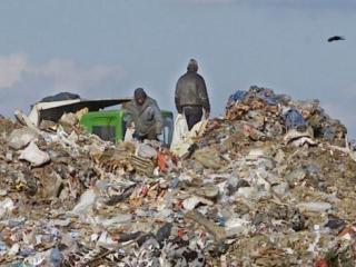 CE i-a dat Romaniei de lucru: pana in 2017 trebuie sa inchida 101 gropi de gunoi