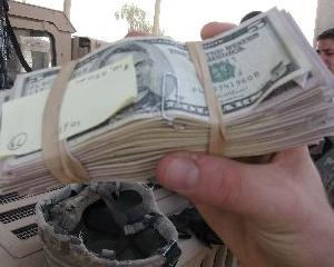 Furt de 6,6 miliarde de dolari din banii alocati reconstructiei Irakului