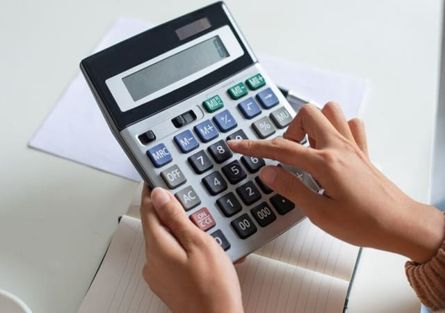 Cat de greu va fi 2025? FMI reduce drastic prognoza pentru Romania