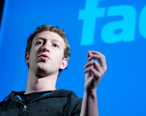 Cum a preluat "Zuckerman" controlul Facebook-ului, cu cate o suta de dolari