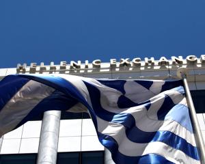 Salarii cu 30% mai mici pentru ministrii greci