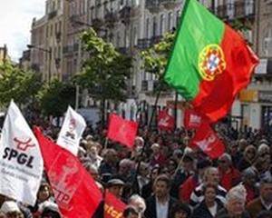 Lovita de criza, Portugalia reduce numarul de zile libere legale