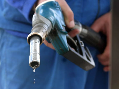 In Romania, tara cu productie interna de petrol, benzina s-a scumpit cu 25% in 2010