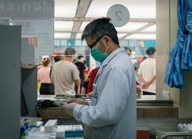 Seful Casei Nationale de Sanatate propune extinderea bazei de contributie. Vizati sunt coasiguratii, dar si pensionarii cu pensii peste 3.000-4.000 lei