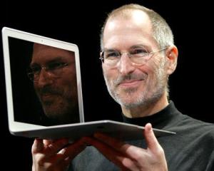Cofondatorul Apple ataca JOBS, filmul despre viata lui Steve Jobs