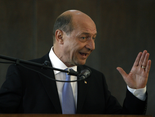 Basescu vrea "regina" vamilor