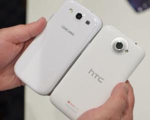 Samsung Galaxy S III sau HTC One X?