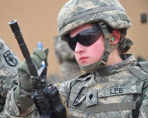 Pentagon: Femeile din Armata Statelor Unite vor putea lupta chiar si in Fortele Speciale