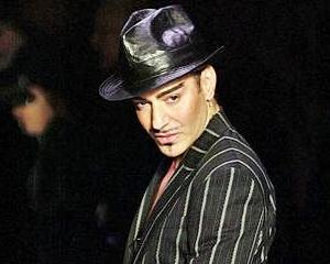 Tirada antisemita l-a costat pe John Galliano jobul la Dior