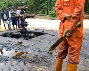 Shell vinde cu 600 milioane dolari patru zacaminte de petrol din Nigeria