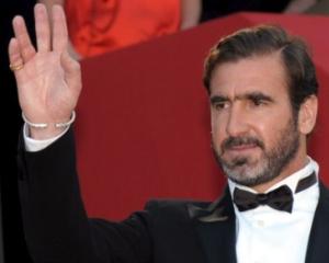 Eric Cantona vrea sa candideze la alegerile prezidentiale din Franta
