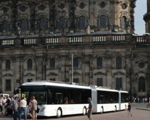 Cel mai lung autobuz din lume va circula pe strazile din Germania. Acesta poate transporta 256 de calatori si costa 10 milioane de dolari