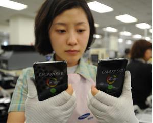 Operatorii telecom din toata lumea au comandat peste 3 milioane de telefoane Samsung Galaxy S II