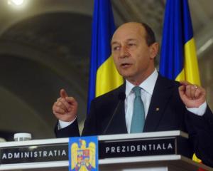 UPDATE: Presedintele Traian Basescu ar putea cere formarea unui guvern TEHNOCRAT si renuntarea la COMASAREA alegerilor - DISCURS