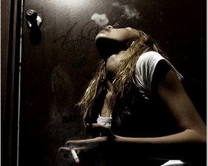 STUDIU: Consumul de droguri, alcool si tutun in randul elevilor. Situatia din Romania