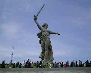 Analizele Manager.ro: Minuni realizate de mana omului. Statuia Mama Rusia din Volgograd (I)