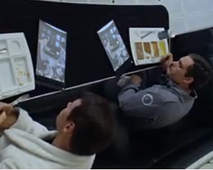 Proba D in procesul Samsung vs. Apple: O tableta care apare in filmul "Odiseea Spatiala 2001" din anul 1968