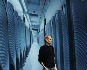 Steve Jobs, seful Apple, a DEMISIONAT!