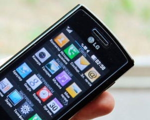 LG intentioneaza sa lanseze un smartphone cu procesor quad-core si camera foto de 10 megapixeli