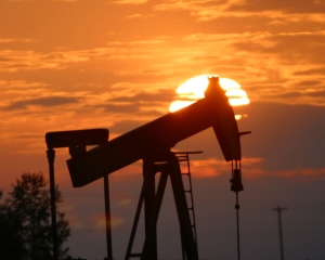 ANALIZA: Barilul de petrol ar putea ajunge la 120 dolari, pana la sfarsitul anului?