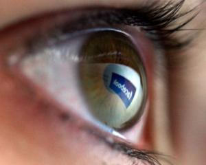 Opt oameni si-au facut cont pe Facebook in fiecare secunda din 2010