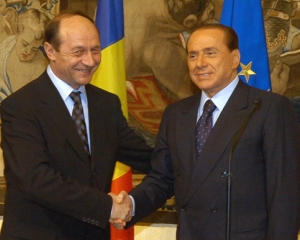 Basescu via Berlusconi: Romania este dispusa sa gazduiasca 200 de tunisieni