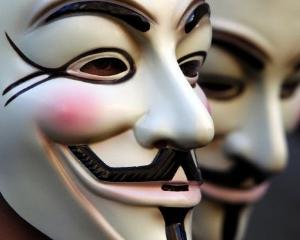 Anonymous ataca Facebook