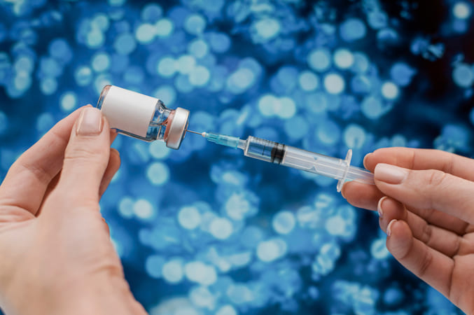 Nicusor Dan a promulgat legea! Vaccinarea anti-HPV se extinde la fetele si baietii cu varste intre 11 si 26 de ani. La ce foloseste vaccinul si de e vital pentru tineri?