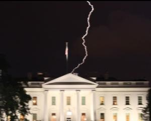 Obama ignora Pastele, iar Casa Alba este traznita de fulger. Coincidenta?