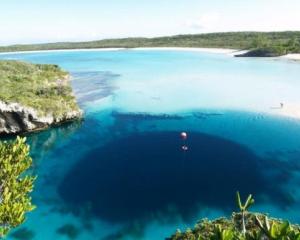 Paradisul Blue Hole Bay se vinde cu 24 de milioane de dolari