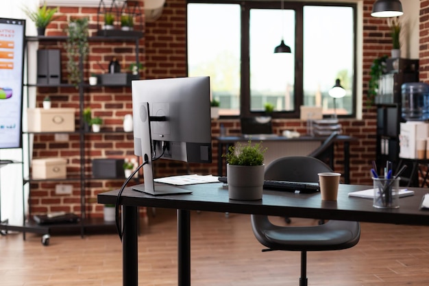 Scaune ergonomice vs. scaune obisnuite de birou: Care este diferenta reala?