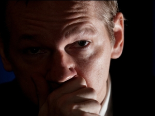 Julian Assange a castigat titlul de "cel mai rau australian al anului" in fata lui Dumnezeu
