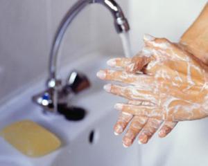 Care este culmea igienei? Sa se roage OMS de medici sa se spele mai des pe maini!