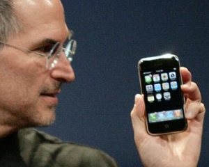 Steve Jobs nu mai raspunde la iPhone