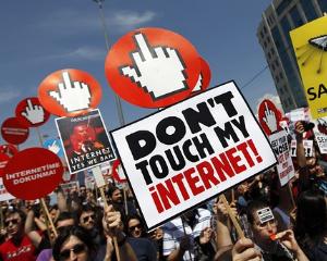 Restrictionarea internetului, criticata de comisarul ONU pentru drepturile omului
