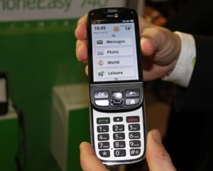 Doro a lansat PhoneEasy 740, un telefon cu Android pentru batrani