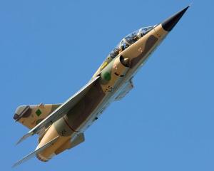 Arsenalul lui Gadhafi: 7 bombardiere, 336 avioane de vanatoare si cam 216 rachete
