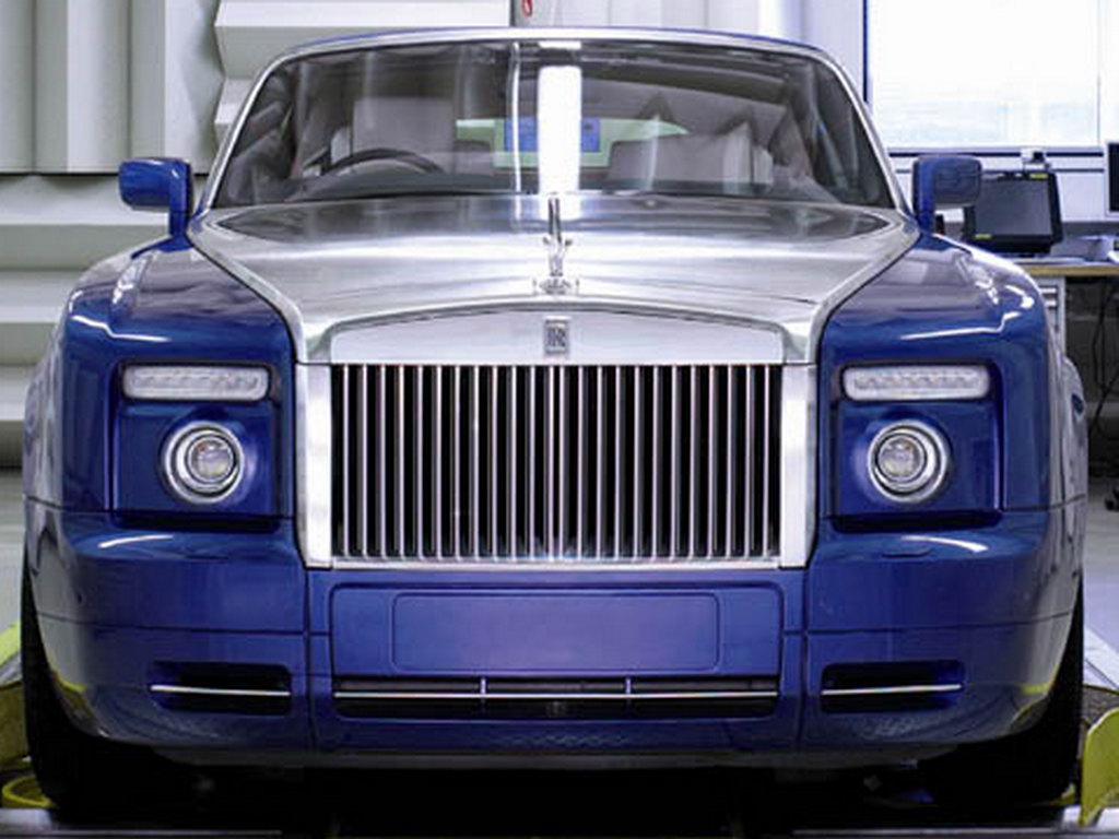 Exista si romani fericiti: Un "Rolls Royce" a fost vandut anul trecut cu 460.000 de euro!