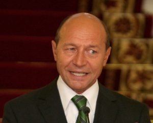 Basescu o promoveaza pe Macovei in PDL